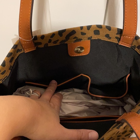 NWT 🐆 canvas and faux leather tote purse - Picture 4 of 5